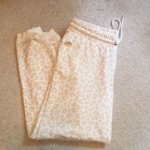 EUC Old Navy Cheetah print joggers size medium